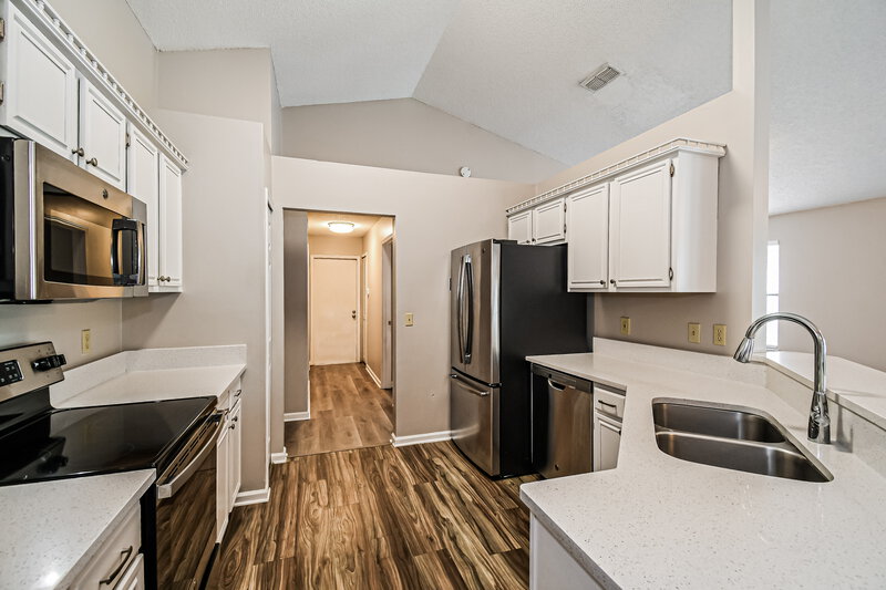 1,975/Mo, 8852 St Lucia Ct Jacksonville, FL 32256 Kitchen View 2