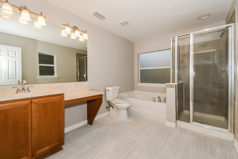 1,685/Mo, 2171 Brian Lakes Dr N Jacksonville, FL 32221 Main Bathroom View