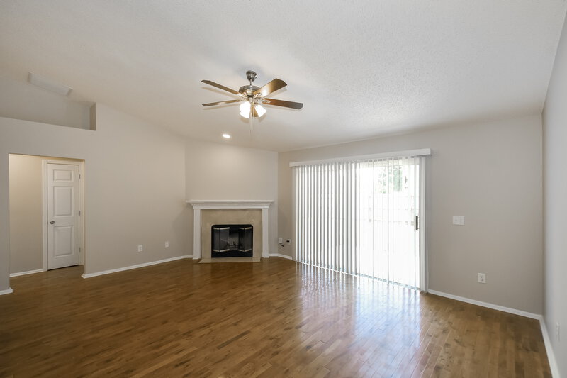 1,950/Mo, 3568 Ayrshire St Jacksonville, FL 32226 Living Room View