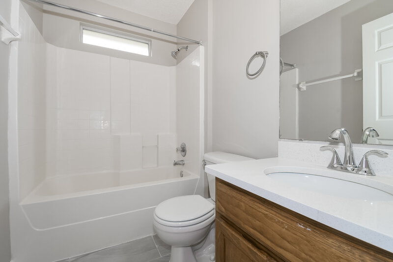 1,950/Mo, 3568 Ayrshire St Jacksonville, FL 32226 Bathroom View