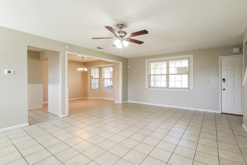 2,245/Mo, 10576 Inverness Dr Jacksonville, FL 32257 Living Room View