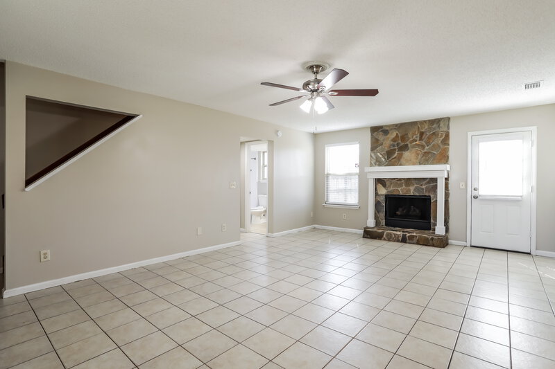 2,245/Mo, 10576 Inverness Dr Jacksonville, FL 32257 Living Room View 2