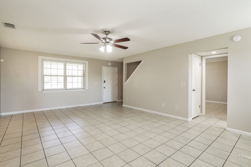 2,245/Mo, 10576 Inverness Dr Jacksonville, FL 32257 Living Room View 3