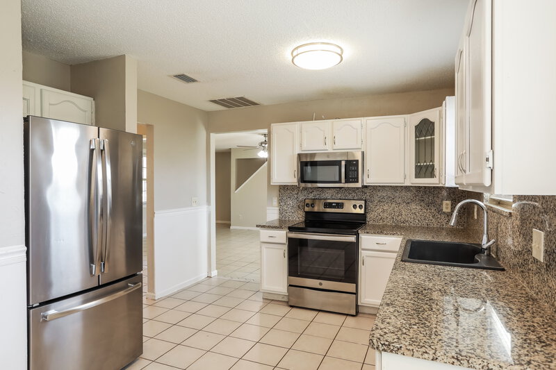 2,245/Mo, 10576 Inverness Dr Jacksonville, FL 32257 Kitchen View 2