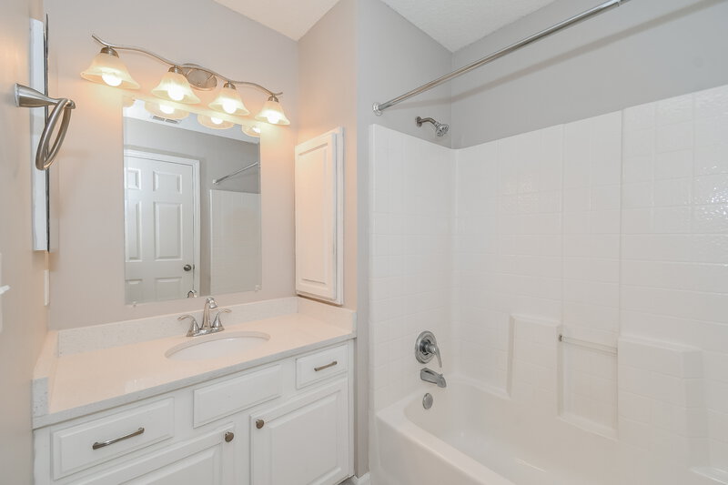 2,045/Mo, 2941 Turning Leaf Ln Jacksonville, FL 32221 Bathroom View