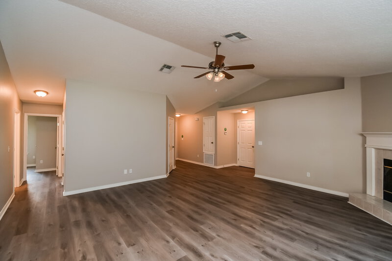 1,870/Mo, 10435 McGirts Creek Dr Jacksonville, FL 32221 Living Room View