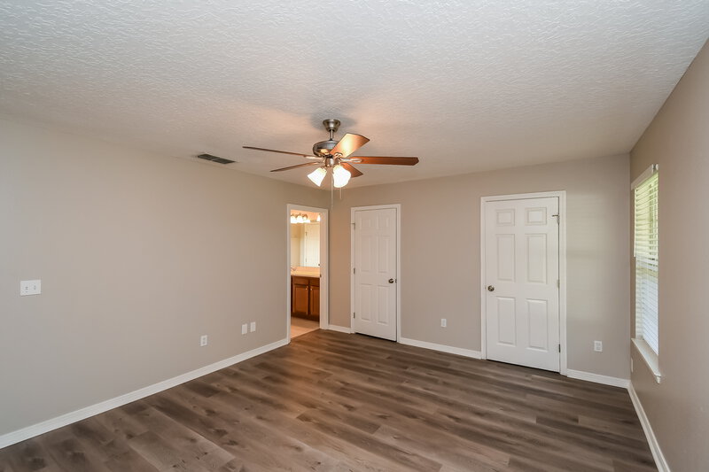 1,870/Mo, 10435 McGirts Creek Dr Jacksonville, FL 32221 Main Bedroom View 2