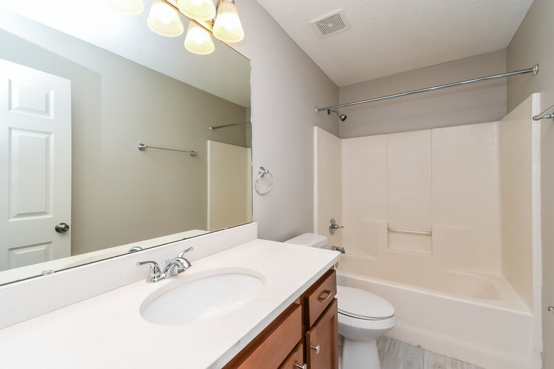 1,870/Mo, 10435 McGirts Creek Dr Jacksonville, FL 32221 Bathroom View