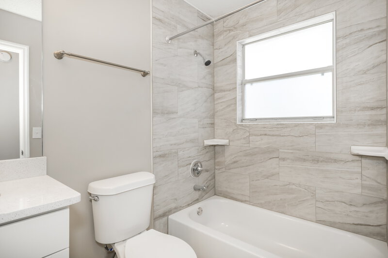 3,060/Mo, 2222 Thomas Lynch Ct Orange Park, FL 32073 Bathroom View