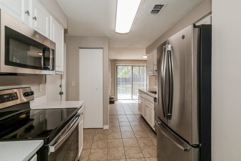 2,280/Mo, 11159 Wethersfield Ct Jacksonville, FL 32257 Kitchen View