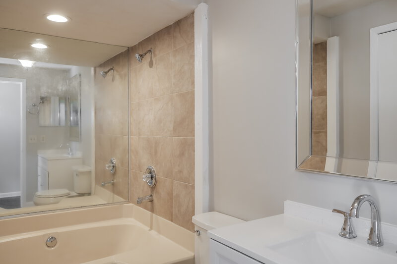 2,280/Mo, 11159 Wethersfield Ct Jacksonville, FL 32257 Bathroom View