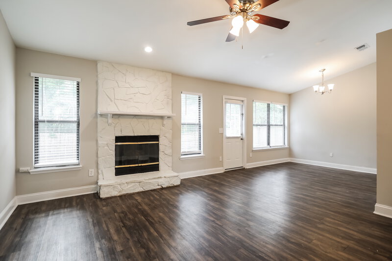 1,825/Mo, 7843 Collins Ridge Blvd E Jacksonville, FL 32244 Living Room View