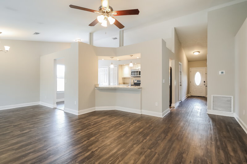 1,825/Mo, 7843 Collins Ridge Blvd E Jacksonville, FL 32244 Living Room View 2