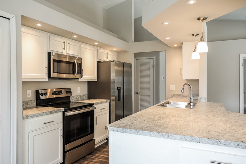 1,825/Mo, 7843 Collins Ridge Blvd E Jacksonville, FL 32244 Kitchen View