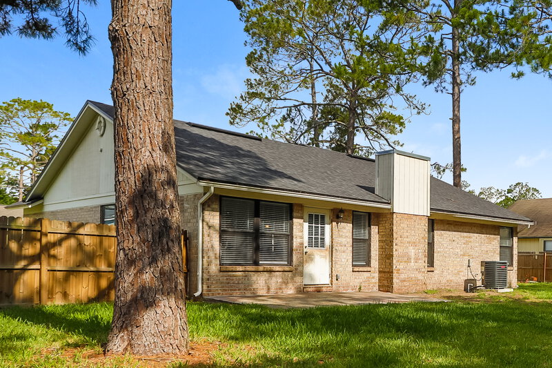1,825/Mo, 7843 Collins Ridge Blvd E Jacksonville, FL 32244 Rear View