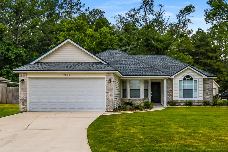 1,820/Mo, 7592 Invermere Blvd N Jacksonville, FL 32244 External View