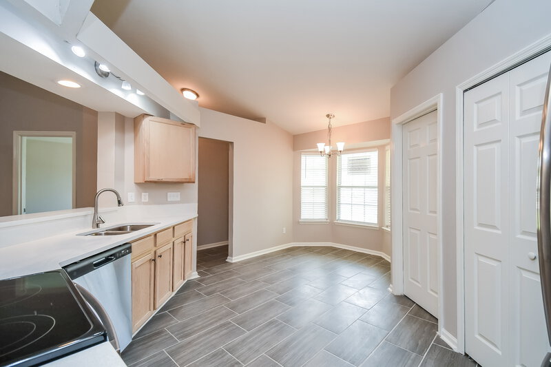 1,820/Mo, 7592 Invermere Blvd N Jacksonville, FL 32244 Kitchen View