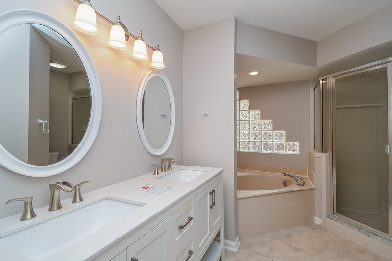 1,820/Mo, 7592 Invermere Blvd N Jacksonville, FL 32244 Main Bathroom View