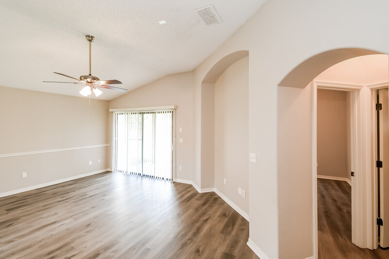 1,975/Mo, 10159 Carriage House Ct Jacksonville, FL 32221 Living Room View 3