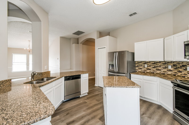 1,975/Mo, 10159 Carriage House Ct Jacksonville, FL 32221 Kitchen View