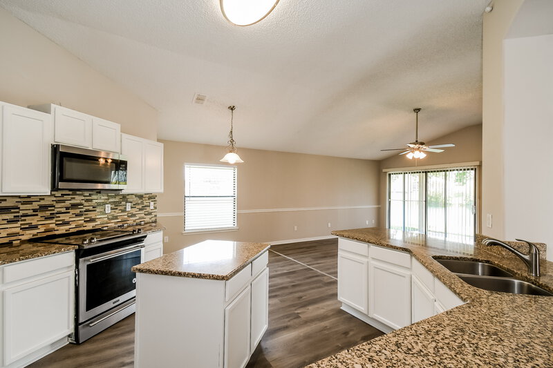 1,975/Mo, 10159 Carriage House Ct Jacksonville, FL 32221 Kitchen View 2
