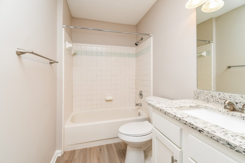 1,855/Mo, 1368 High Plains Dr W Jacksonville, FL 32218 Bathroom View