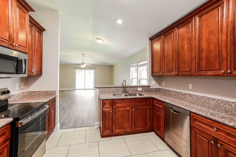 2,000/Mo, 8041 Byrd Landing Ct Jacksonville, FL 32244 Kitchen View