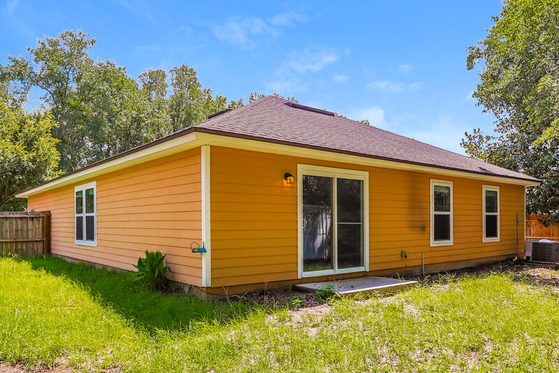 2,000/Mo, 8041 Byrd Landing Ct Jacksonville, FL 32244 Rear View