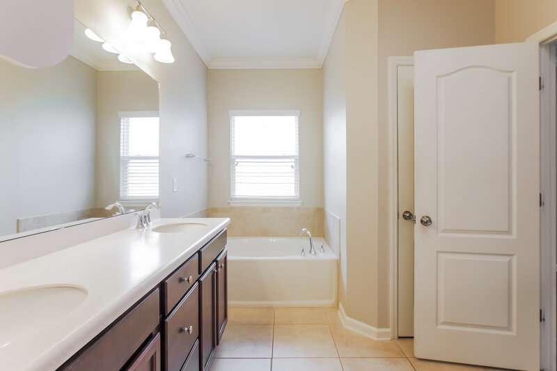 2,345/Mo, 245 St Kitts Loop Saint Augustine, FL 32092 Main Bathroom View 2