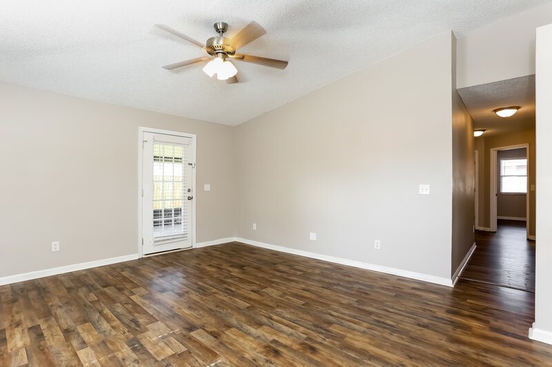 1,950/Mo, 10921 Mindanao Dr S Jacksonville, FL 32246 Living Room View 2