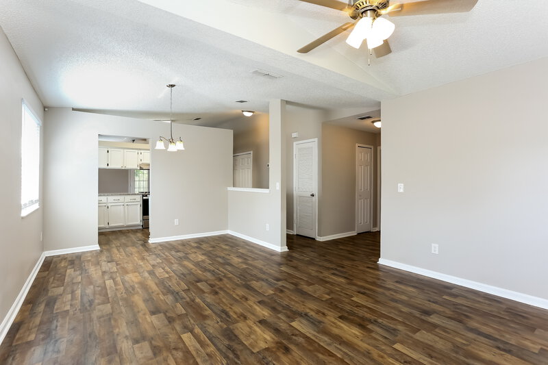 1,950/Mo, 10921 Mindanao Dr S Jacksonville, FL 32246 Dining Room View