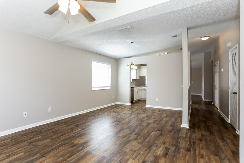 1,950/Mo, 10921 Mindanao Dr S Jacksonville, FL 32246 Dining Room View 2