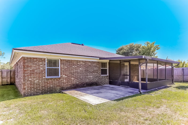 1,950/Mo, 10921 Mindanao Dr S Jacksonville, FL 32246 Rear View