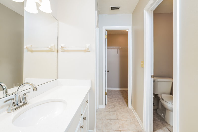 1,895/Mo, 2677 Aberdeen Ct Orange Park, FL 32065 Main Bathroom View