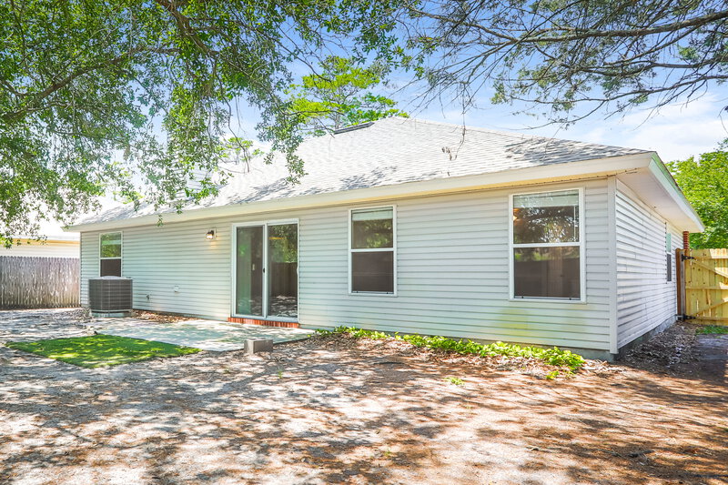 2,025/Mo, 7940 Collins Bay Ct Jacksonville, FL 32244 Rear View