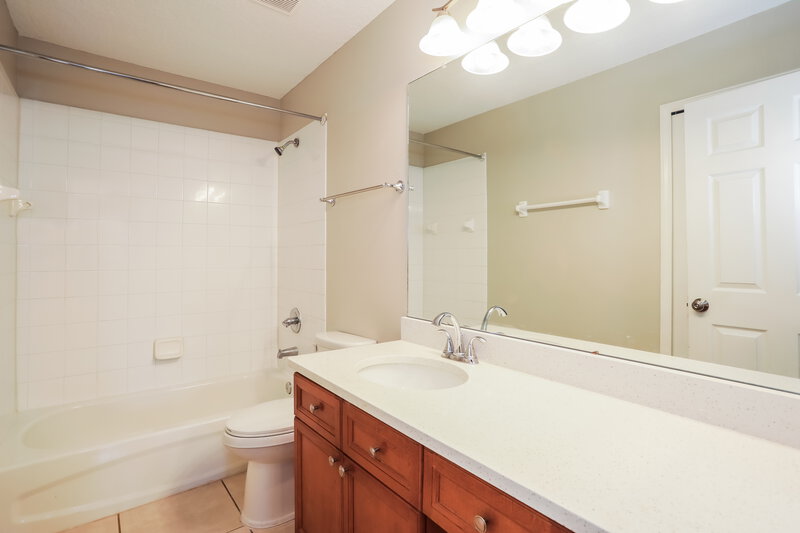 0/Mo, 3016 Stonewood Way Orange Park, FL 32065 Bathroom View 2