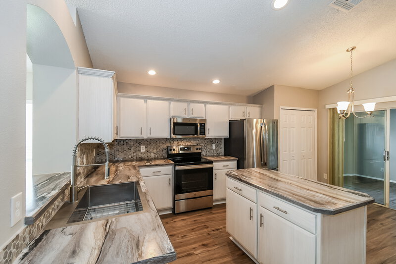 2,280/Mo, 3306 Lake Effie Ct N Jacksonville, FL 32277 Kitchen View