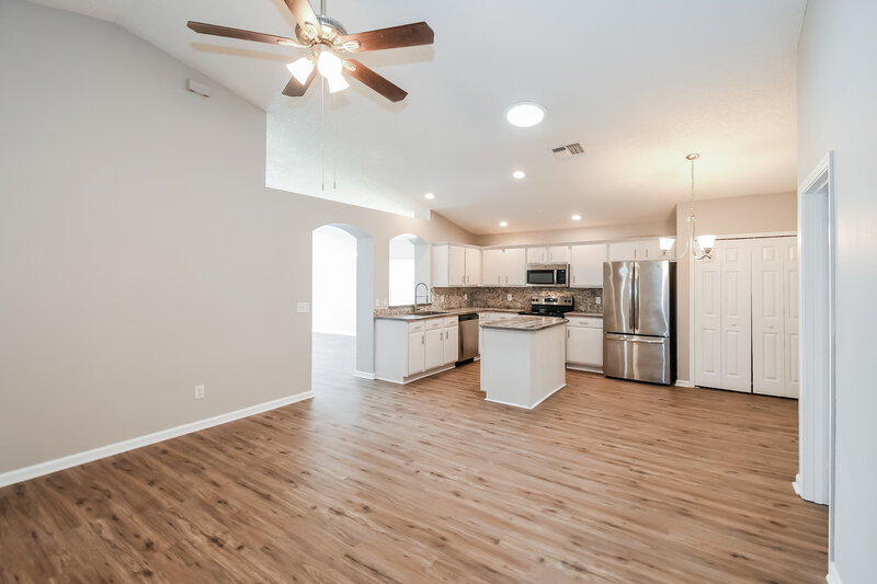 2,280/Mo, 3306 Lake Effie Ct N Jacksonville, FL 32277 Family Room View