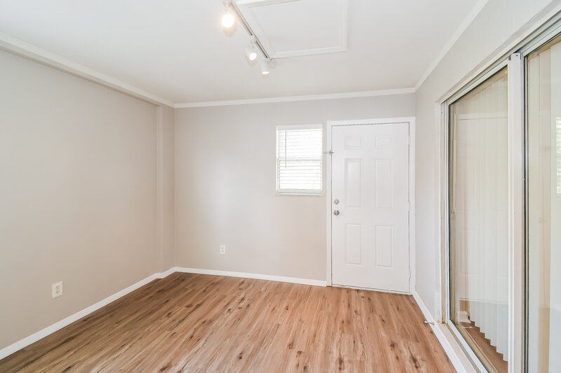 2,280/Mo, 3306 Lake Effie Ct N Jacksonville, FL 32277 Office View