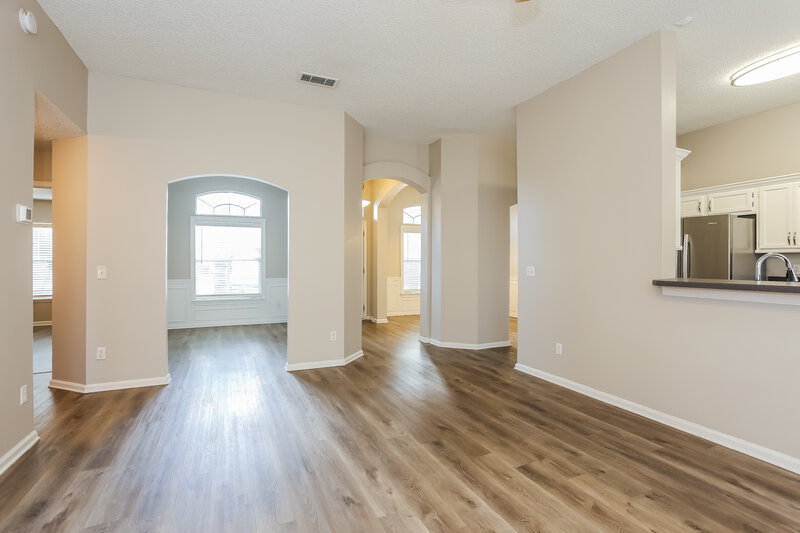 2,380/Mo, 1819 Burgess Hill Dr E Jacksonville, FL 32246 Living Room View 2