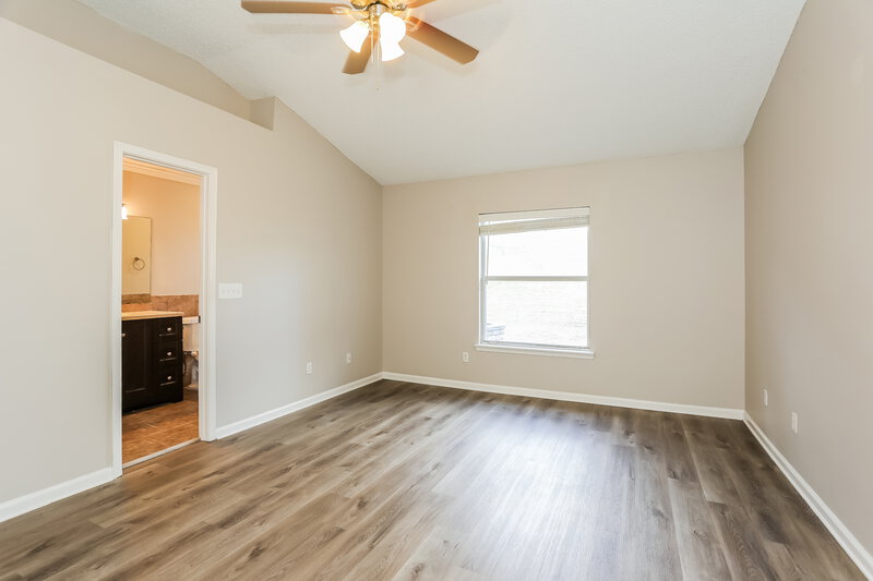2,380/Mo, 1819 Burgess Hill Dr E Jacksonville, FL 32246 Main Bedroom View