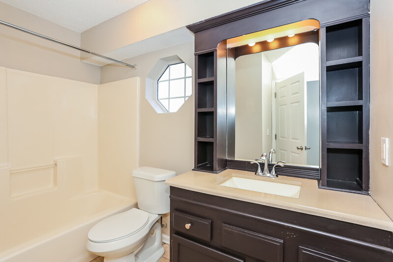 2,380/Mo, 1819 Burgess Hill Dr E Jacksonville, FL 32246 Bathroom View