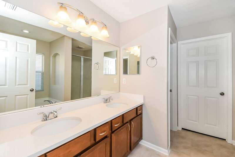 2,030/Mo, 15865 Twin Creek Dr Jacksonville, FL 32218 Main Bathroom View