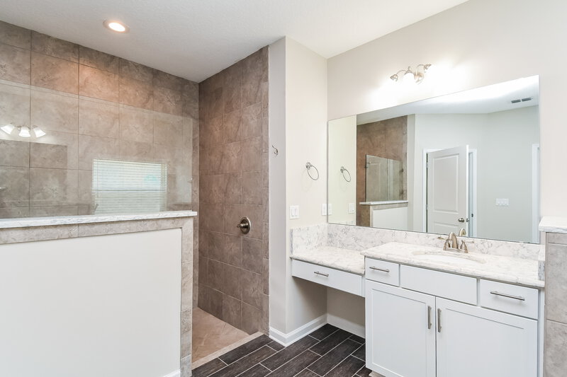 2,255/Mo, 15658 Spotted Saddle Cir Jacksonville, FL 32218 Main Bathroom View 2