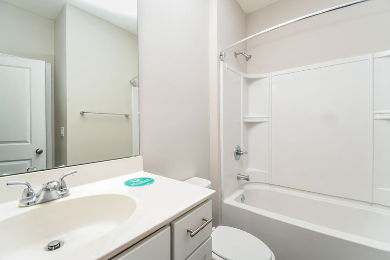2,255/Mo, 15658 Spotted Saddle Cir Jacksonville, FL 32218 Bathroom View