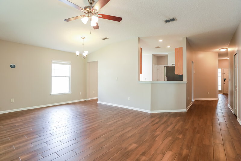 1,685/Mo, 3116 Litchfield Dr Orange Park, FL 32065 Living Room View