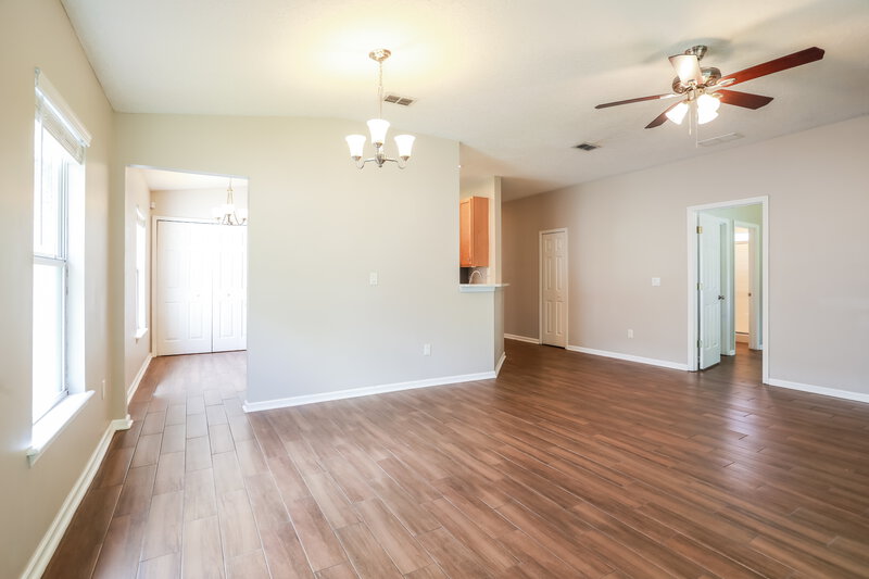 1,685/Mo, 3116 Litchfield Dr Orange Park, FL 32065 Dining Room View 2