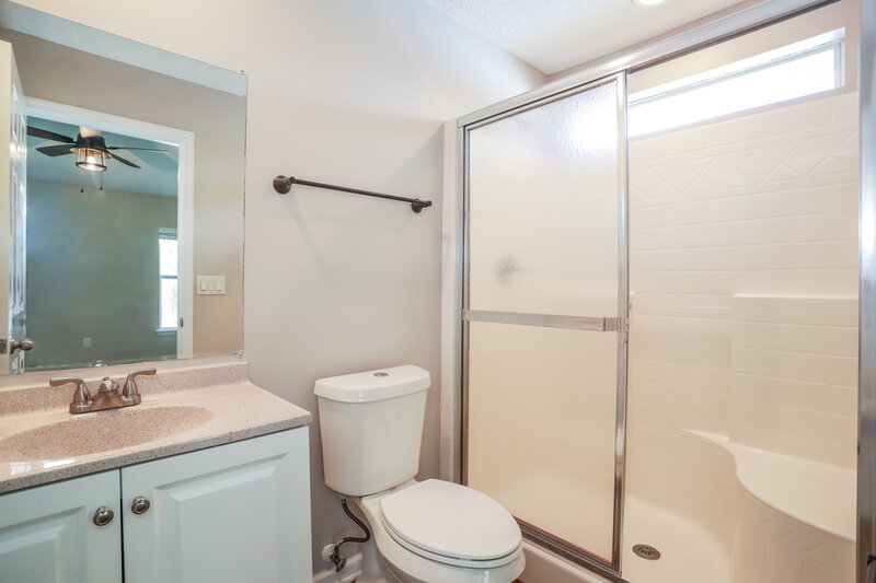 1,685/Mo, 3116 Litchfield Dr Orange Park, FL 32065 Main Bathroom View