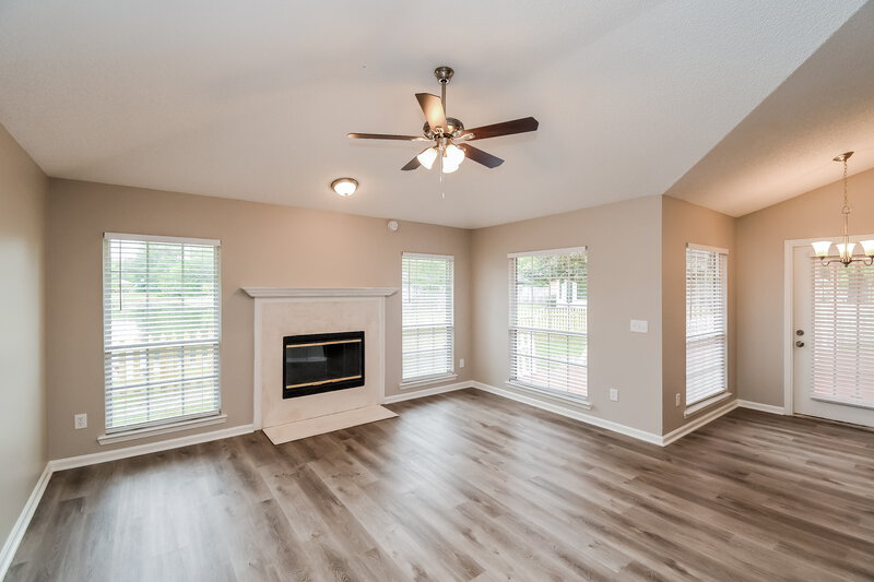 2,415/Mo, 12563 Reginald Dr Jacksonville, FL 32246 Family Room View