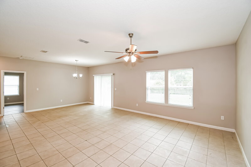 1,705/Mo, 11085 Haws Ln Jacksonville, FL 32218 Living Room View 2